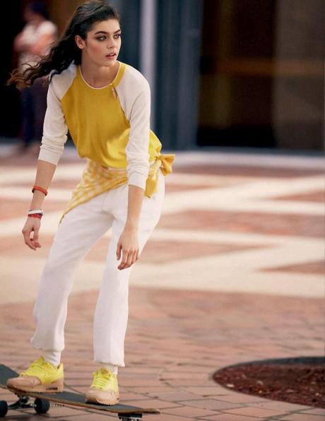 Lauren Layne - Elle Italy March 2014 Lauren Layne - Elle Italy March 2014