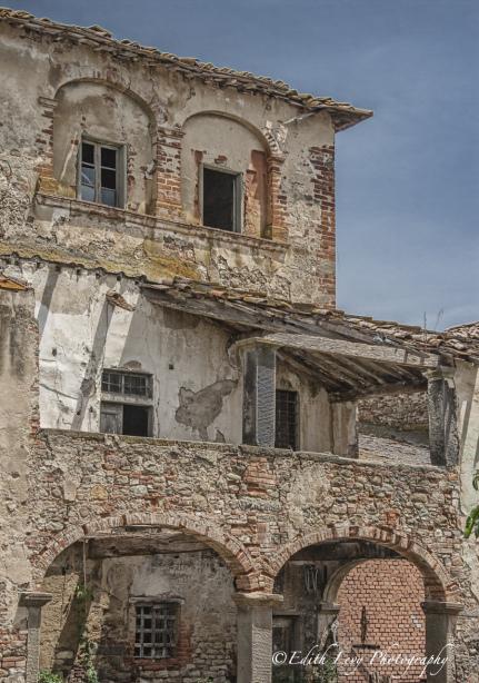 Italy, Florence, Tuscany, farmhouse, abandoned, decay, countryside, Tuscan Villa, Tuscan Farmhouse, travel photography