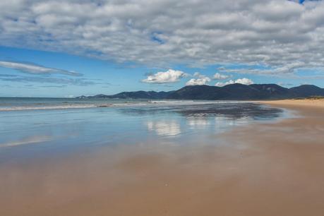 low tide at five mile beach wilsons promontory