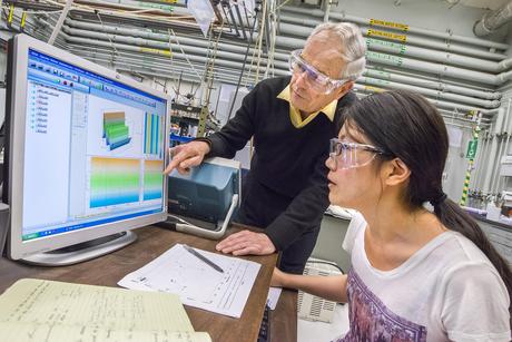 Berkeley Lab’s Heinz Frei and Miao Zhang obtained the first direct temporally resolved observations of intermediate steps in water oxidation using the Earth-abundant catalyst cobalt oxide