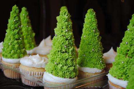 Green christmas tree cupcake wedding favor