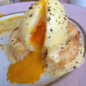 Laduree_Paris_Eggs_Breakfast59