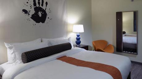 Google Glass Becomes a Hotel Amenity acme-hotel-company-illinois-king-suite-bedroom