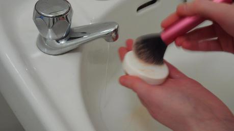 Beautyblender Solid Cleanser. Beautyblender Solid Cleanser.