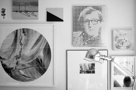 ARTFUL SPACE sketch42′s Black & White Living Room