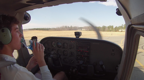 My First Solo Flight in a Cessna 172 (N9525V)