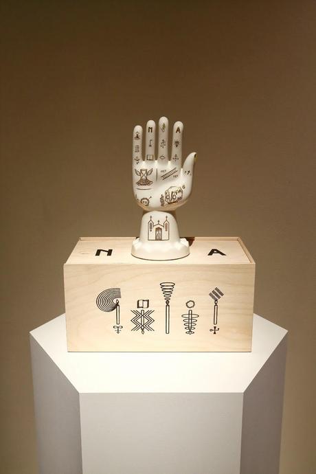 Hang Outs... Tokyo Hang Outs... Tokyo