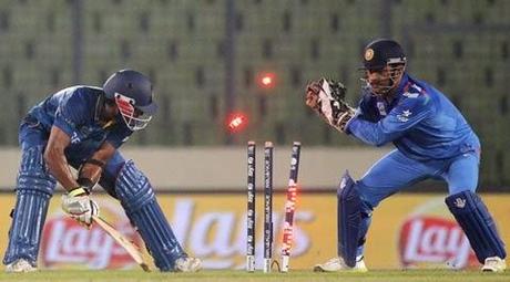 India beat Pakistan in T20 WC ... illuminated wickets when broken