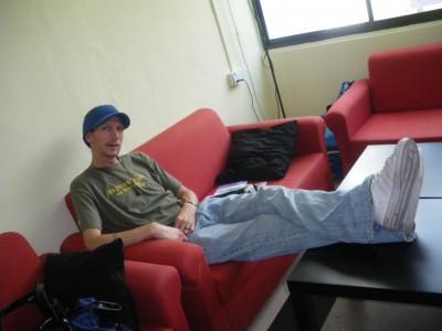 20 Tell Tale Signs You’ve Been Backpacking Too Long backpackers signing contracts