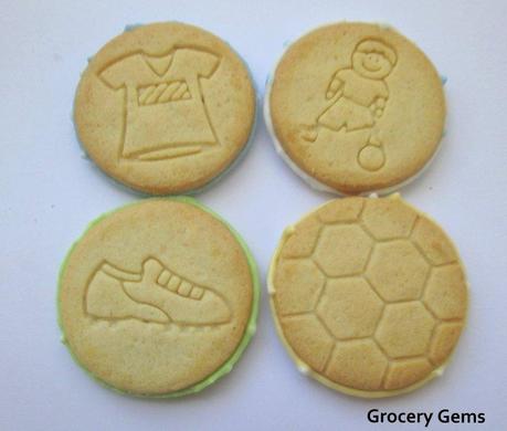 Review: Fox's Party Footballs Review: Fox's Party Footballs