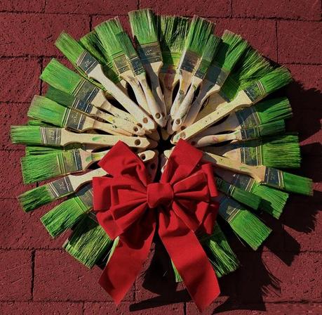 Recycled Paint Brushes Turned into wreath The World’s Top 10 Best Ways to Recycle Paint Brushes