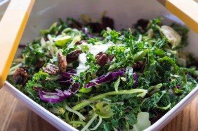 Kale Salad with Creamy Blue Cheese Dressing Kale Salad with Creamy Blue Cheese Dressing
