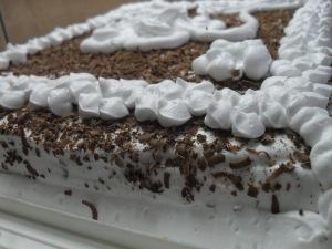 Light Elegance – Birthday Cake with Chocolate Flakes