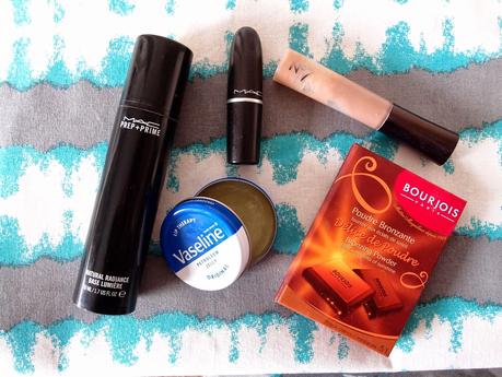 5 Make-Up Bag Essentials