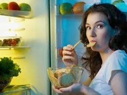 Fight Back Against Late-Night Eating With These Tips - eating late at night