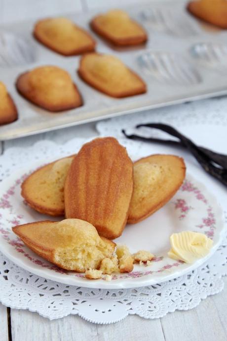 Madeleines - with crumbs