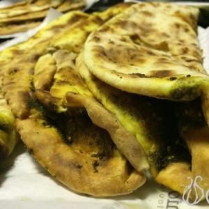Al_Saniour_manakish_Breakfast_Zaatar03