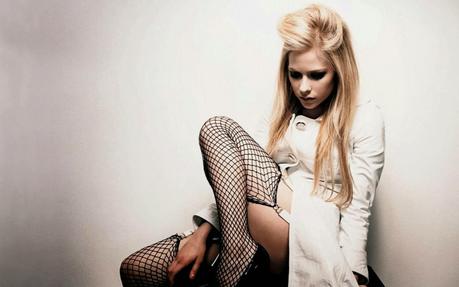 #music Avril Lavigne - Hello Kitty