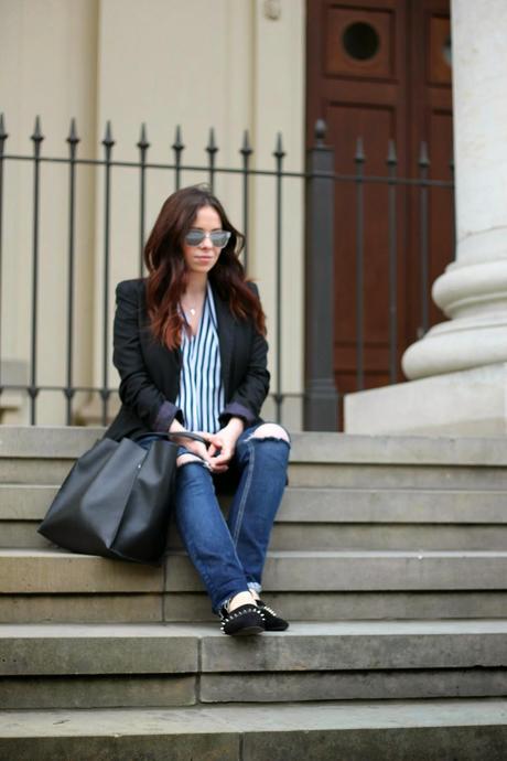 fashion blogger, germany, deutschland, berlin, stripes, basics, spring basics, 2014, trends, spring, ripped jeans, structured blazer, stacked rings, golden, black tote, bag, nude nail polish, spiked black loafers, zara, vertical stripes, how to wear it, mirrored sunglasses, dark ombre hair, lose waives hairstyle