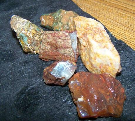 Completely new mineral discovered: Putnisite Completely new mineral discovered: Putnisite