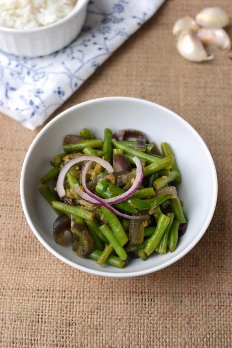 Tripura -- Kosoi Bwtwi (Green Beans & Garlic Curry)