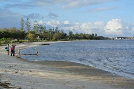 Glam GC: 12 Gold Coast Hangout Spots Fit For The Royals Gold Coat Budds Beach