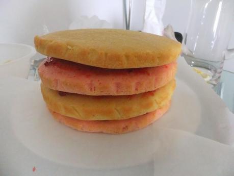 Strawberry & Vanilla Cake Strawberry & Vanilla Cake