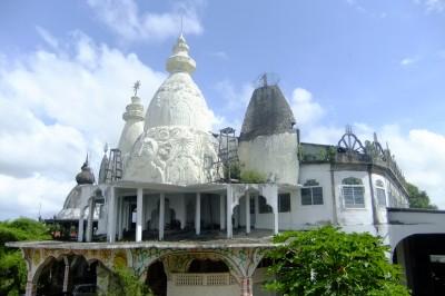 Backpacking in Suriname: Top 15 Sights in Paramaribo Hindu Temple in Paramaribo, Suriname.