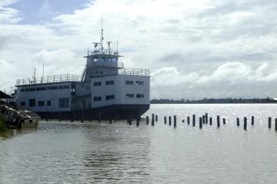 Backpacking in Suriname: Top 15 Sights in Paramaribo river in suriname