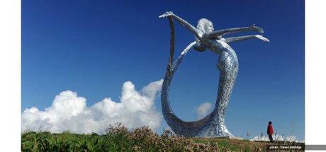 Timelapse of Andy Scott’s Giant Steel Horse Statues as1