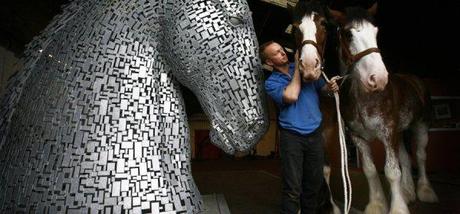 Timelapse of Andy Scott’s Giant Steel Horse Statues as5