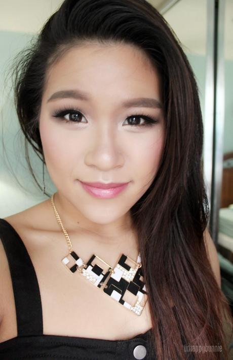 Dress Lily Accessories and Sexy Date Night Makeup Look Dress Lily Accessories and Sexy Date Night Makeup Look