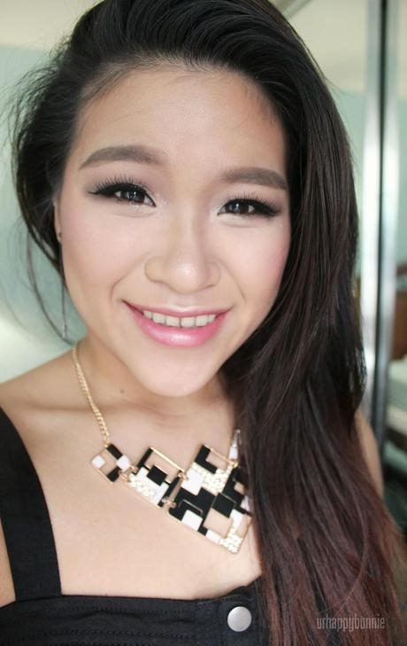Dress Lily Accessories and Sexy Date Night Makeup Look Dress Lily Accessories and Sexy Date Night Makeup Look