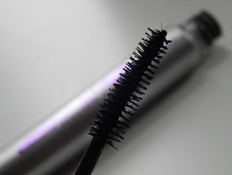 Battle of the Drugstore Mascaras: Maybelline Illegal Lengths Battle of the Drugstore Mascaras: Maybelline Illegal Lengths