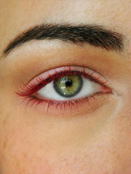 DIY Colored Mascara How-To (2 Different Ways) DIY Colored Mascara How-To (2 Different Ways)