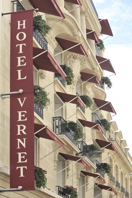 Hotel-Vernet-Paris-OutsiteView.jpg