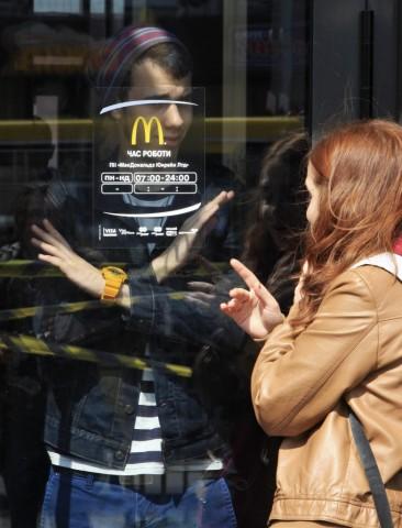 Business in Crimea Faces Economic Uncertainty mcdonalds-closed-crimea