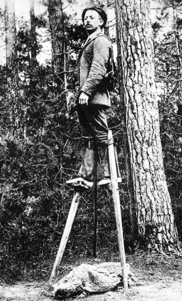 Sylvain Dornon : the Arcachon baker who stilt-walked from Paris to Moscow Sylvain Dornon : the Arcachon baker who stilt-walked from Paris to Moscow