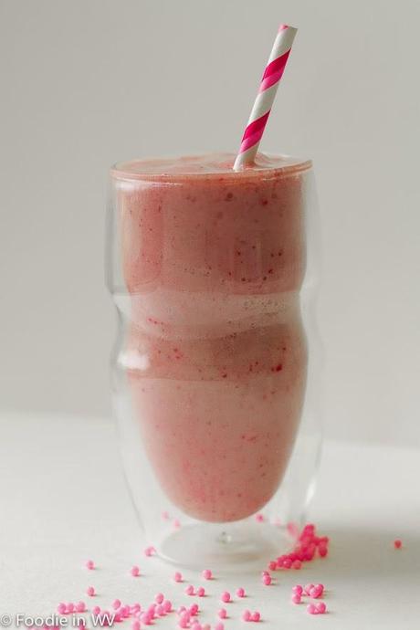 serafino double wall glasses strawberry almond milk smoothie