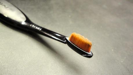 AU COURANT #8 - MAC MasterClass Brush Collection (Linear 1)