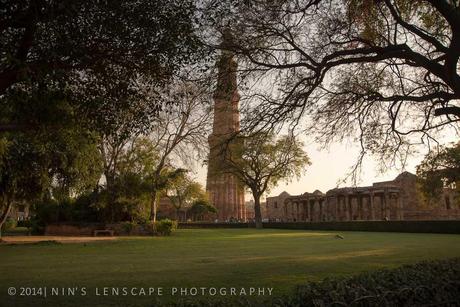 Qutab Minar, during golden hour... gives me a better picture with out doing much....