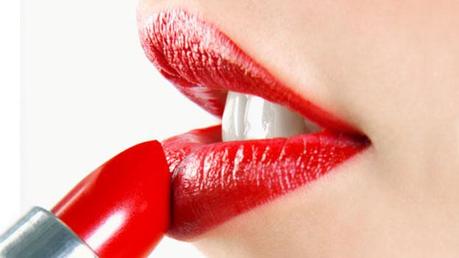 Tips to avoid your red lipstick from bleeding Tips to avoid your red lipstick from bleeding