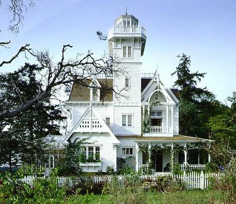 The enchanting victorian home in Practical Magic