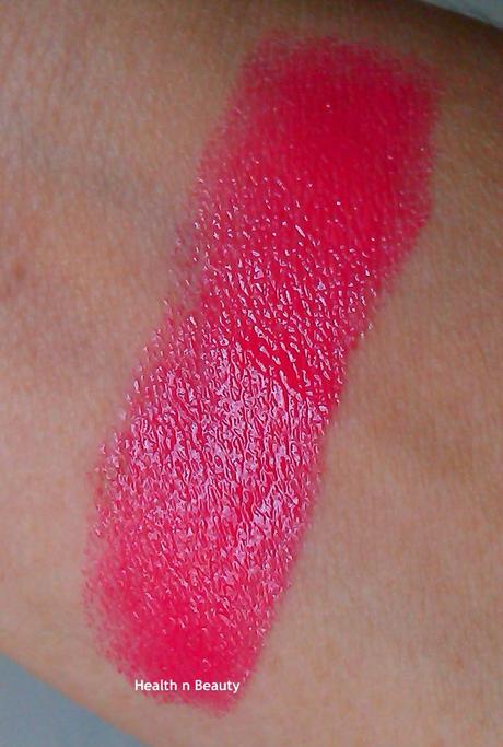 MAC Huggable Lipstick (Feeling Amorous)