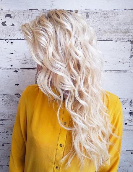 SalonCapri Boston The Perfect Summer Four Pool-to-Party Styles SalonCapri Boston Textured & Tousled Beach Waves