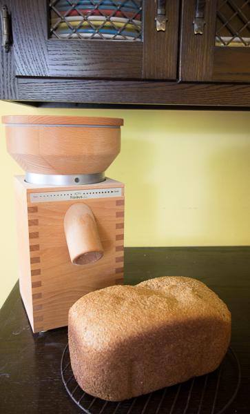 Grain mill with 100% home-ground whole-wheat bread from the bread machine