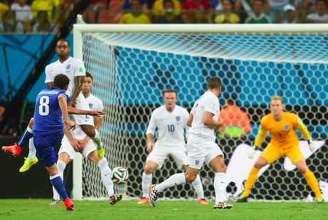 Italy Overcome England 2-1 with Balotelli Header