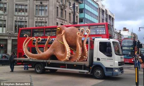 Squidlock - dead Paul, the Octopus blocks traffic in London