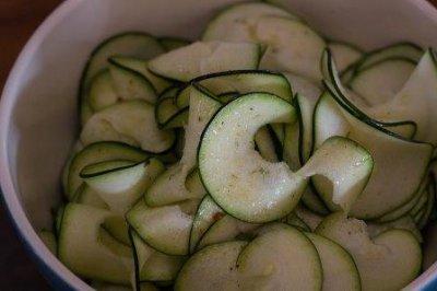 Spicy Chilled Zucchini Noodles Spicy Chilled Zucchini Noodles