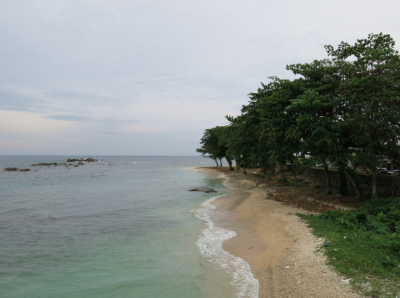 Backpacking in Sri Lanka: 23 Cool Things I Noticed When Touring Galle Fort Backpacking in Galle - yes there are also some beaches on the outer parts of the fort.